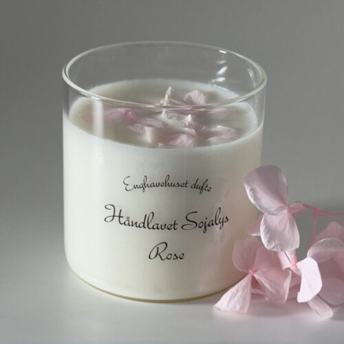 Duftlys rose med lyserøde hortensia